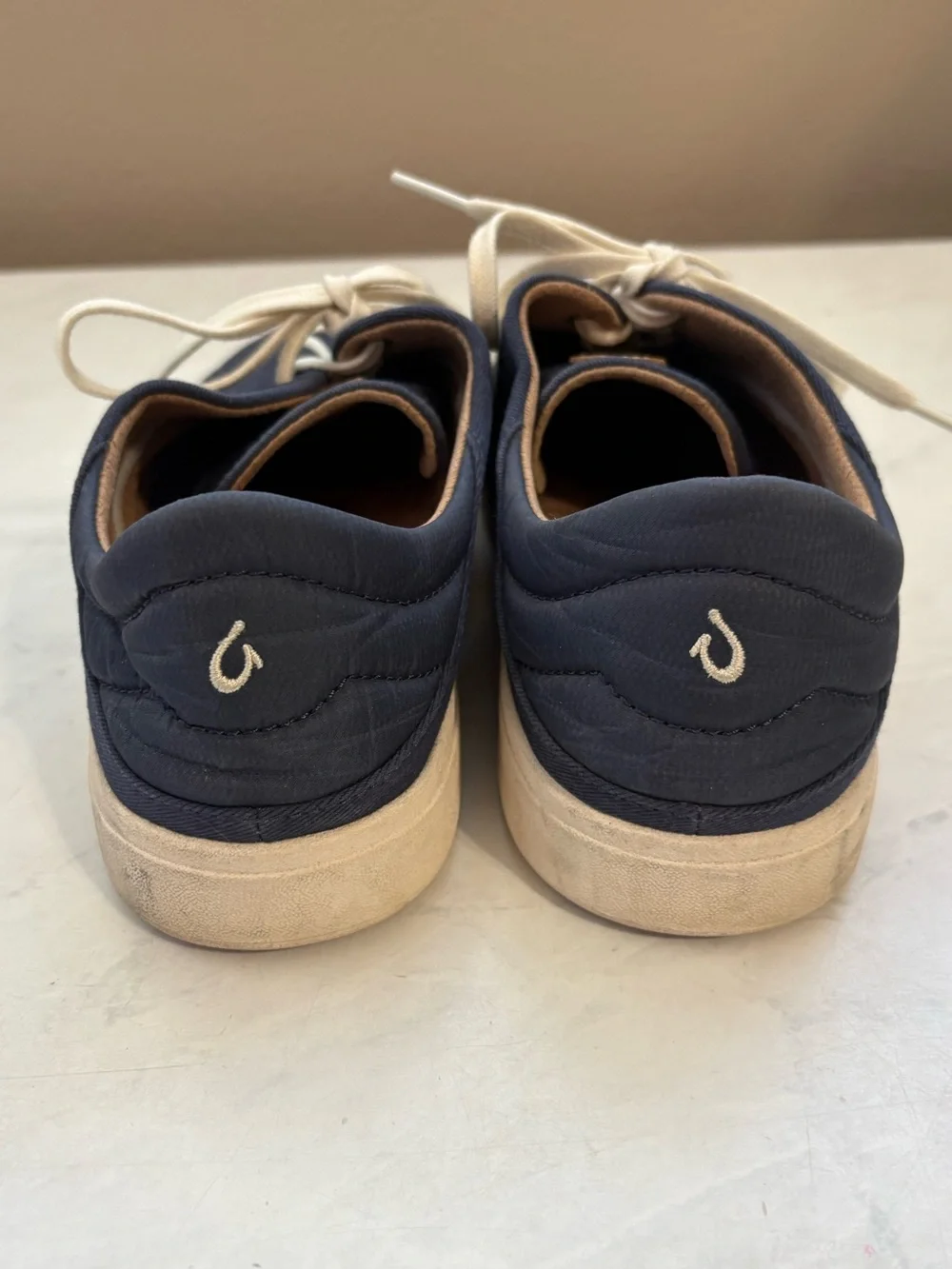 OluKai Kohu Women’s 9.5 Sneakers Blue Canvas Lace Up Casual Boat Shoes Preppy